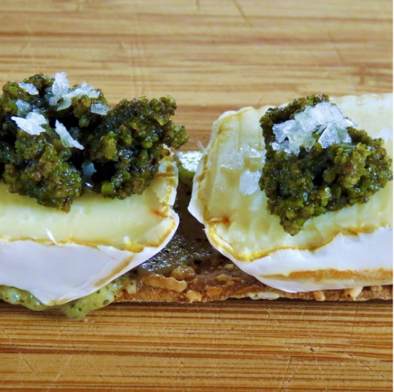 Culinary seaweed recipes ascophyllum seaweed caviar on crackers with cheese